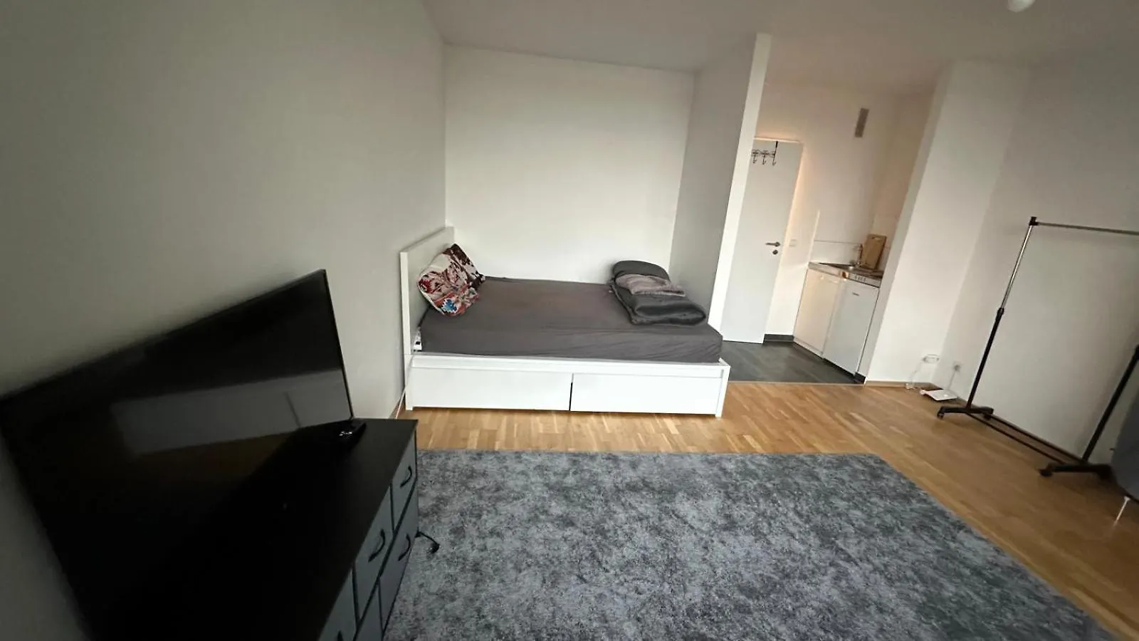 Small Cozy Apartment In Cologne City